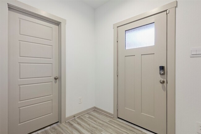 Building Photo - 2921 Stamford Hl Ln
