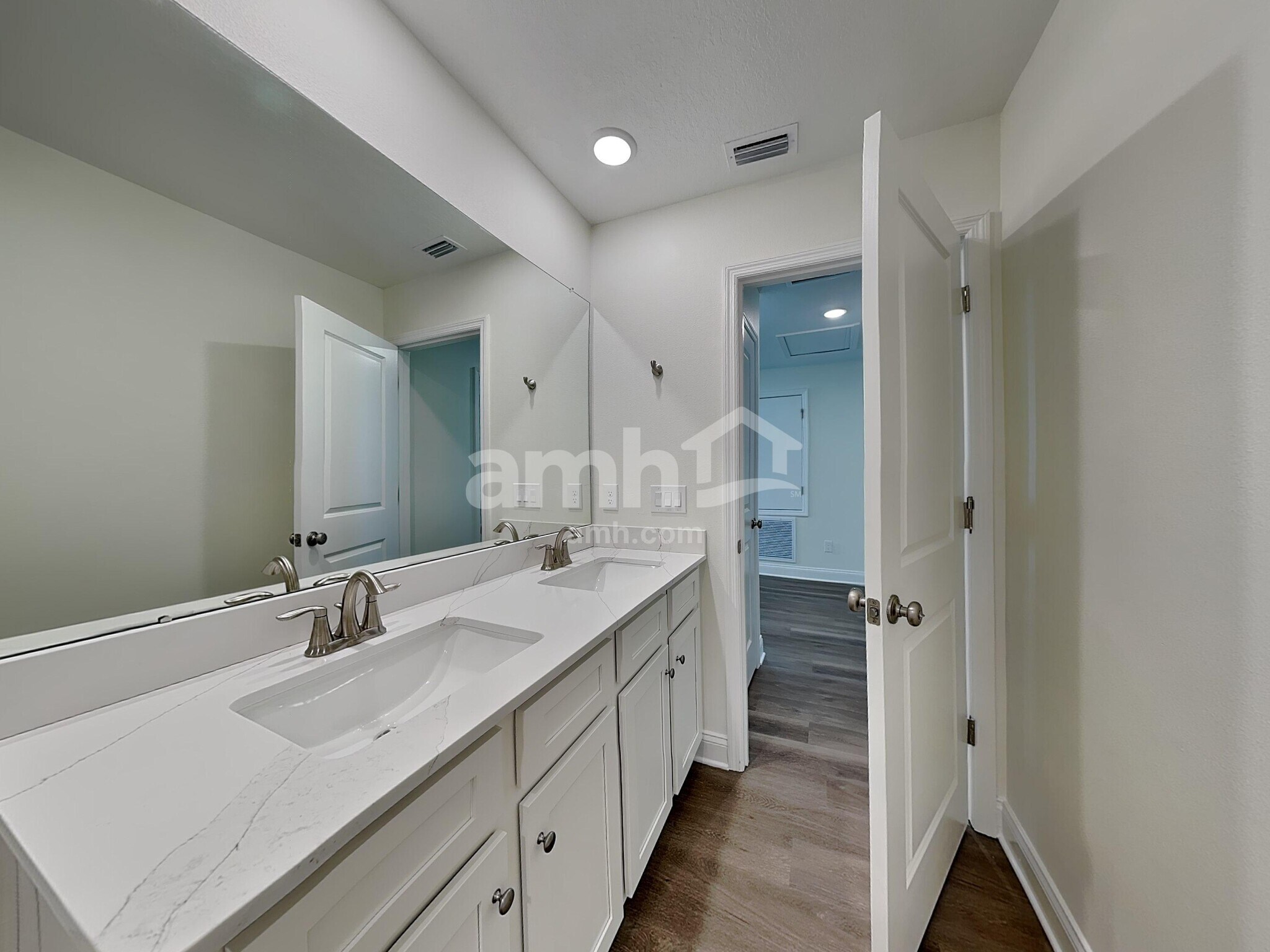 Building Photo - 5702 Oesterle Rd