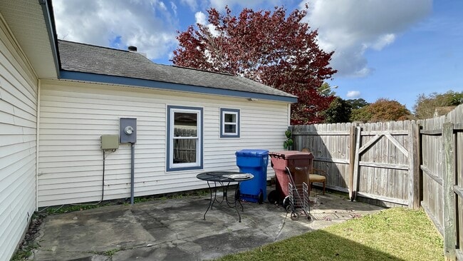 Building Photo - 1014 Scarlet Oak Ct S