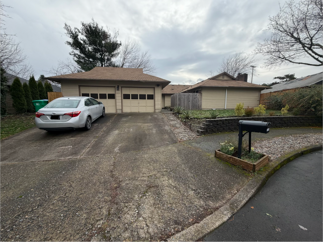 Building Photo - 2006-2008-2008 NE 33rd St