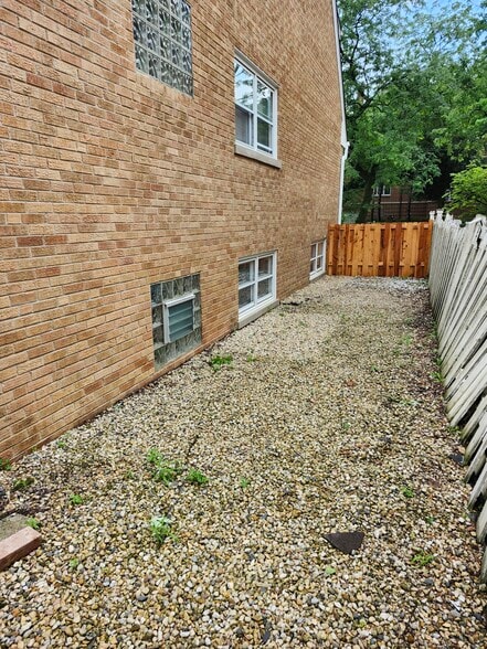 Building Photo - 455 S Northwest Hwy