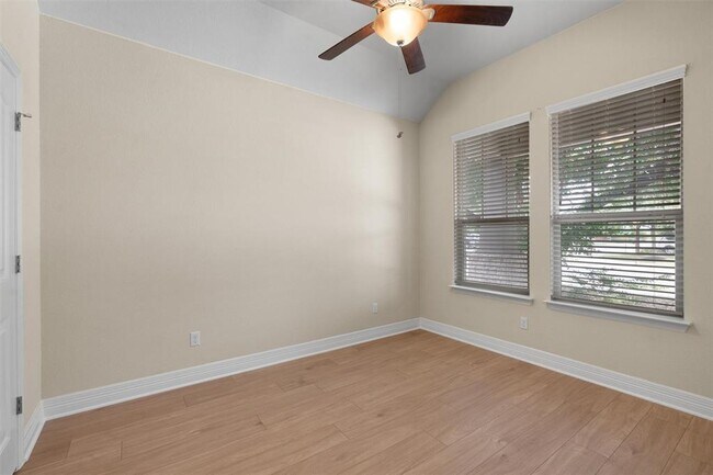 Building Photo - 321 Penna Ln