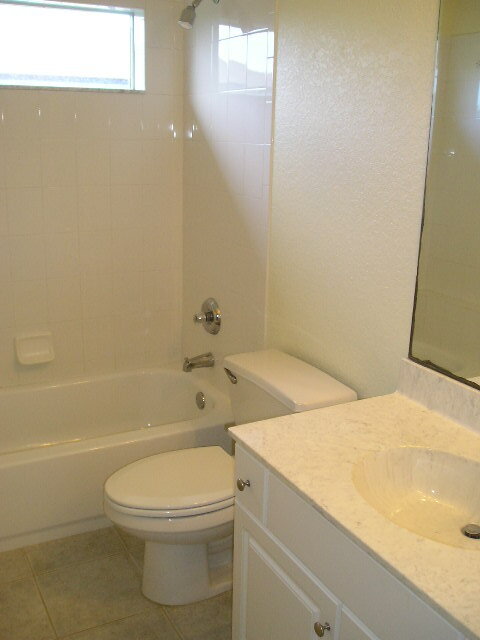 Building Photo - "Charming 3-Bedroom Haven with 2 Baths in Palm Coast – 1208 Sq Ft of Cozy Living!"