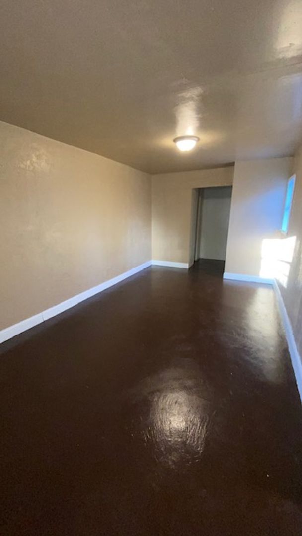 Building Photo - 2120 Jane St