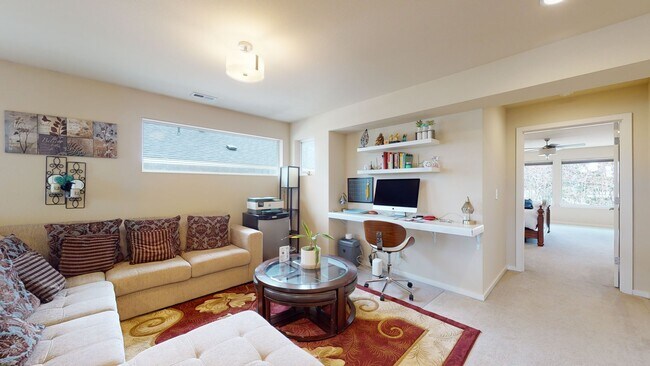 Building Photo - Auburn Lakeland Hills area/Lakeview Community- 4 bedroom 2.5 bathroom with AC - Available May 5th!