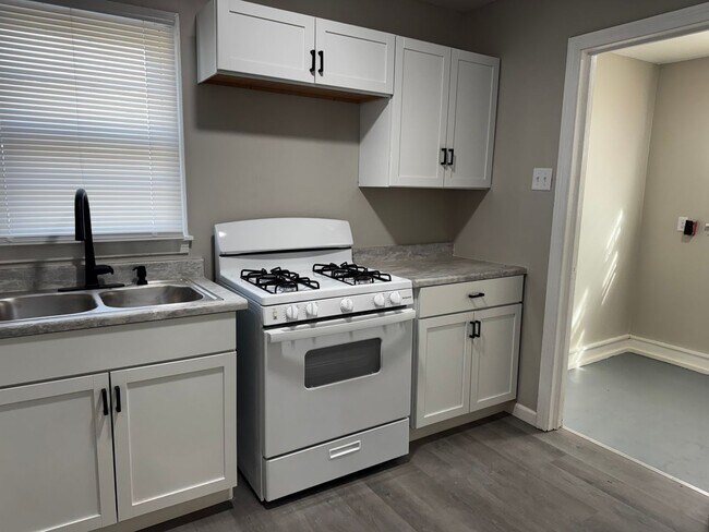 Building Photo - 2143 S Wichita St