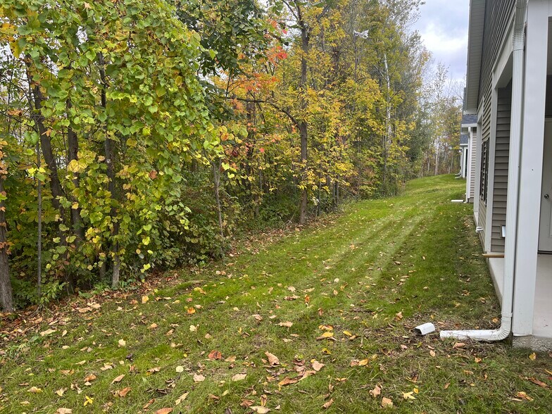 Building Photo - 2116 Community Ln