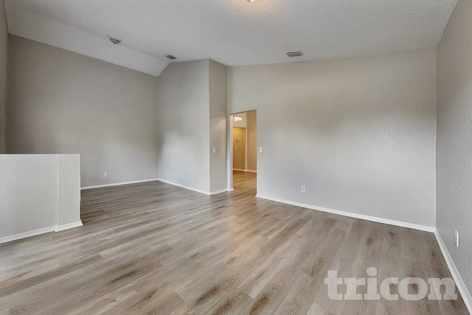 Building Photo - 1124 Vinetree Dr