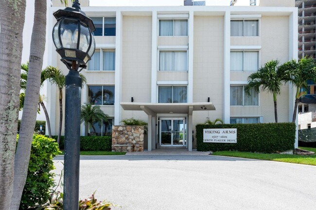 Building Photo - 1601 S Flagler Dr
