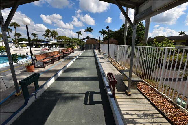 Building Photo - 2572 Emory Dr W