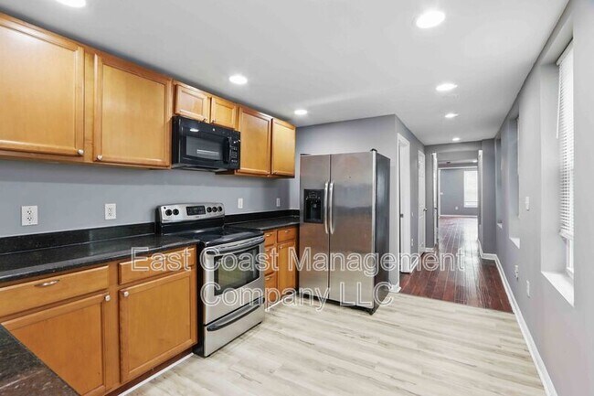 Building Photo - 1209 W Lombard St