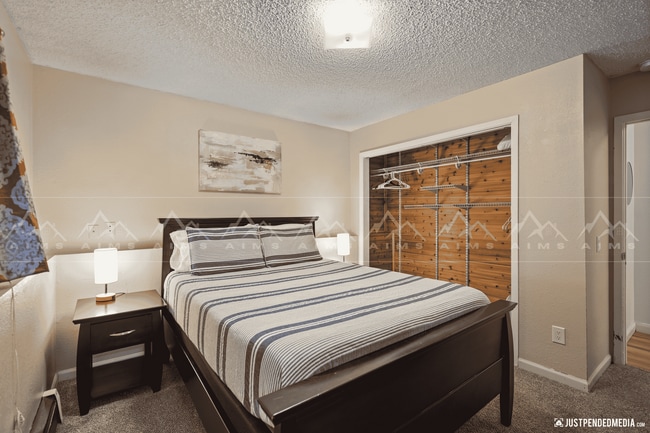 Building Photo - 12739-12739 Tanada Loop