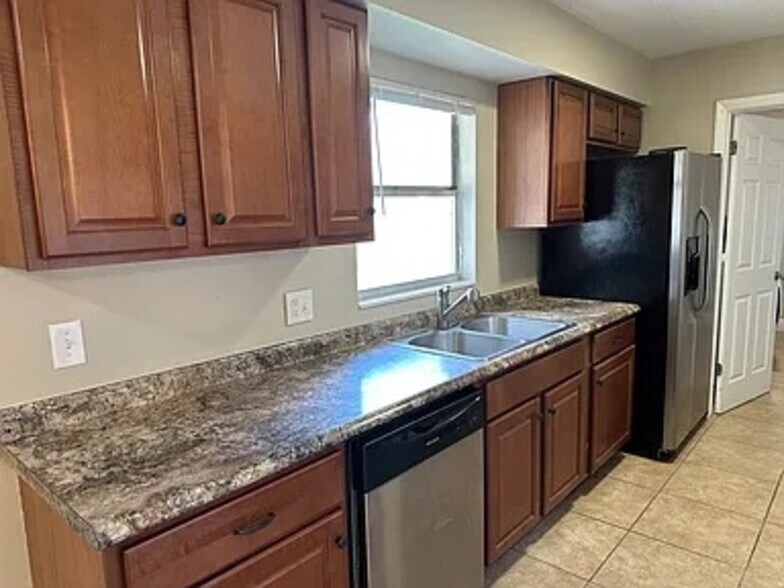 Building Photo - 1117 Princewood Dr