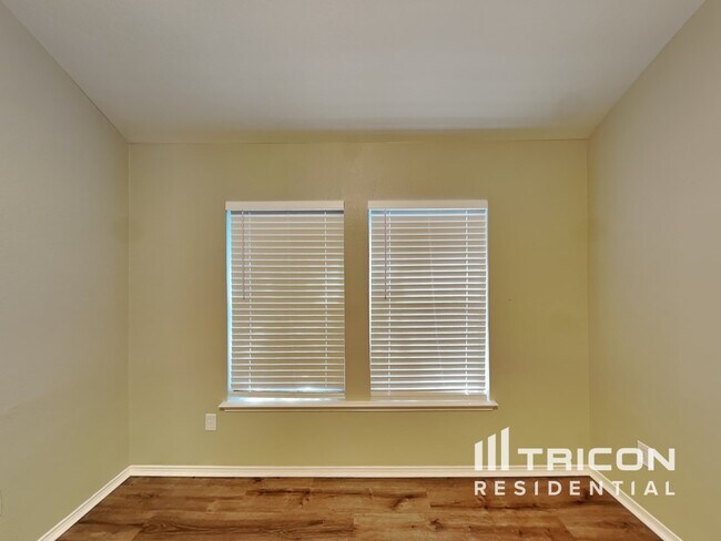 Building Photo - 630 Azalea Dr