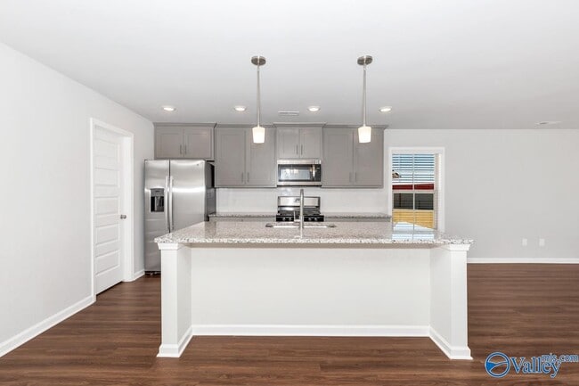 Building Photo - 213 Shubert Dr