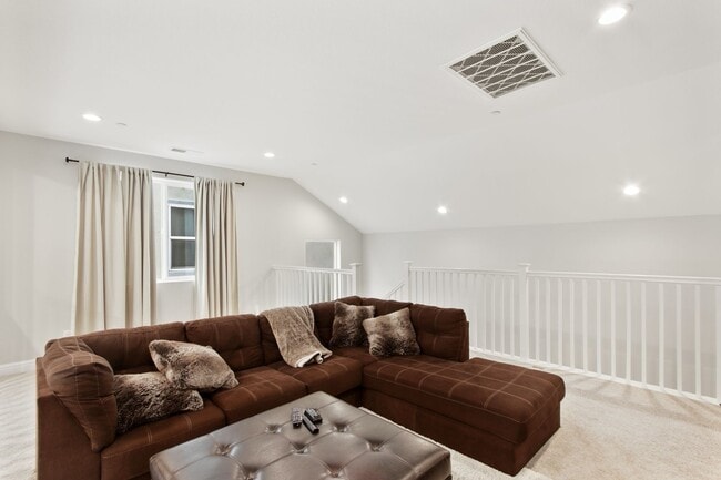 Building Photo - Springlake 3 Bedroom 3 Bathroom House