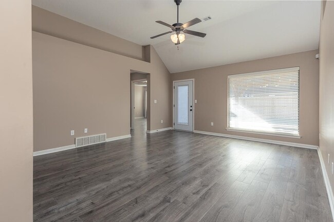 Building Photo - 12387 Bevan Dr