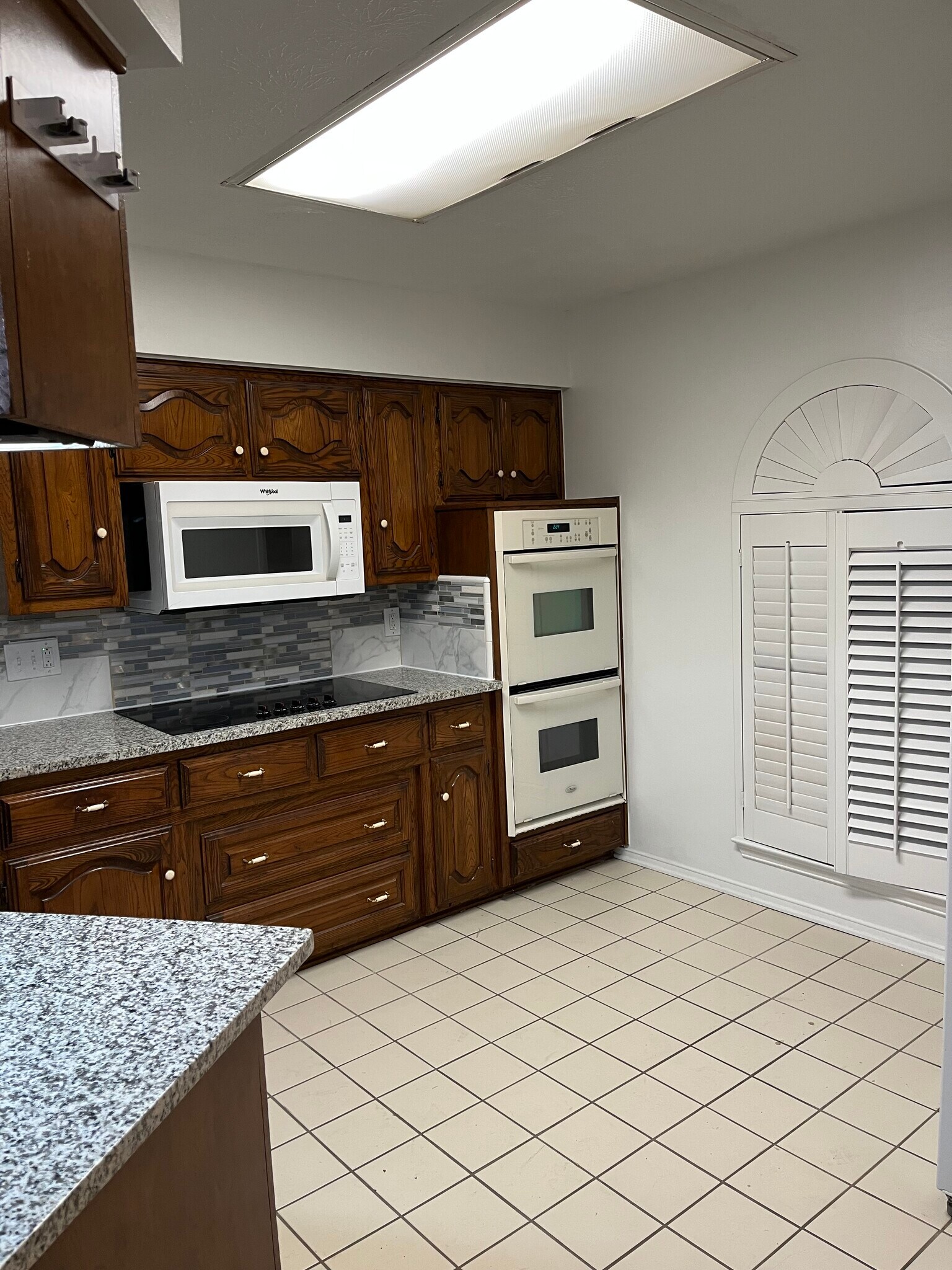 Building Photo - 2304 Canyon Valley Trl