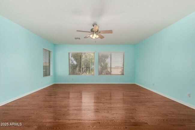 Building Photo - 10573 E Sheena Dr