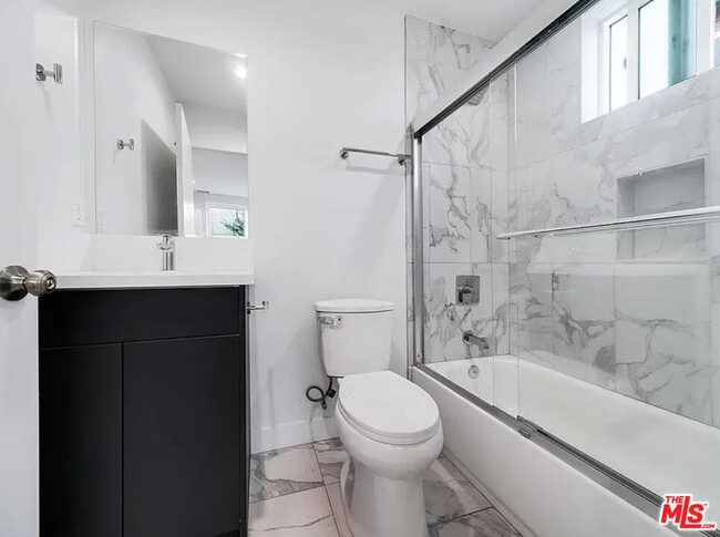 Building Photo - 334 Alexandria Ave