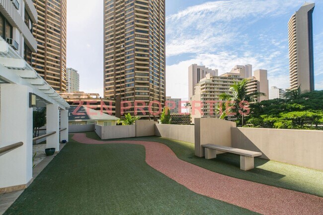 Building Photo - Fully furnished 2 bdrm / 2 bath / 1 parking unit at The Windsor Waikiki