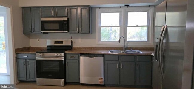 Building Photo - 12009 Amblewood Dr