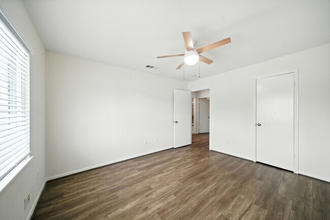 Building Photo - 6468 Burgoyne Dr.