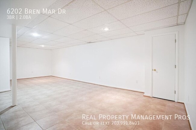 Building Photo - 6202 Bren Mar Dr