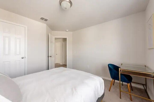 Building Photo - 6403 Arden Fls Dr