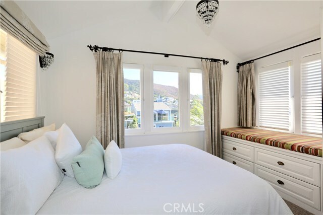 Building Photo - 176 McAulay Pl