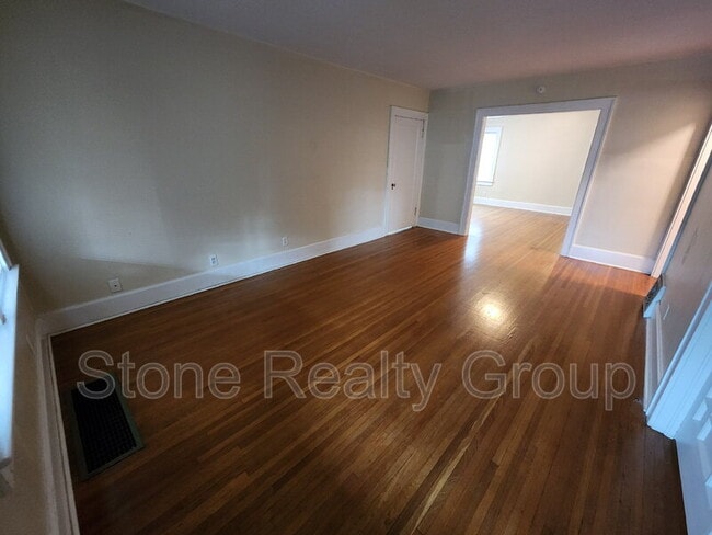 Building Photo - 125 Monterey Ave