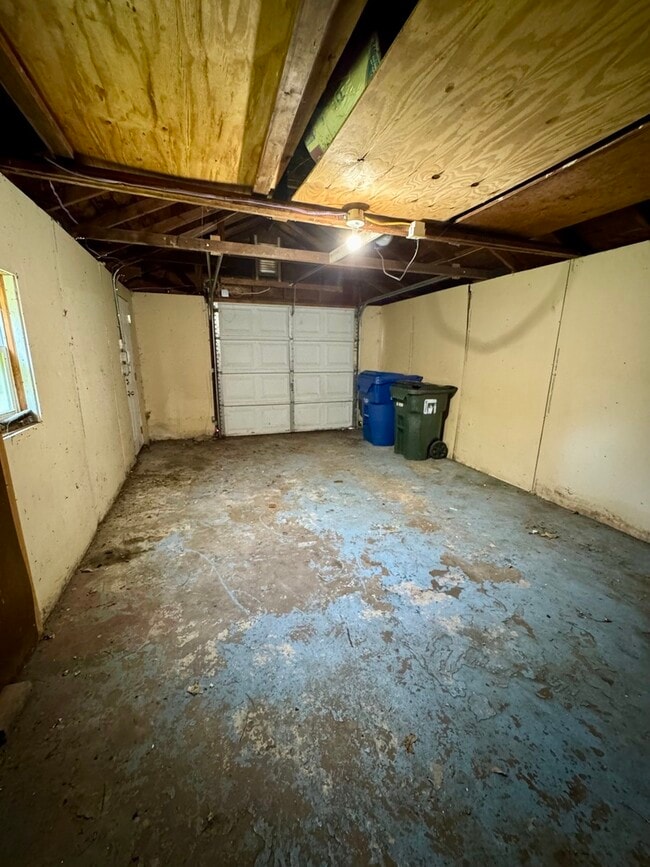 Building Photo - 1229 Warren St