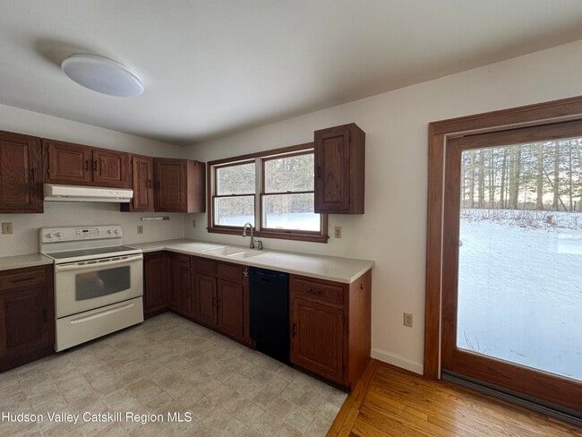 Building Photo - 1220 Co Rte 22