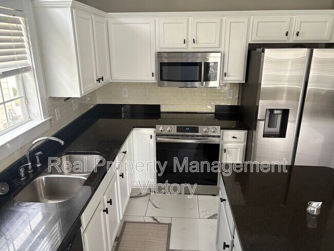 Building Photo - 4596 Gibson Dr