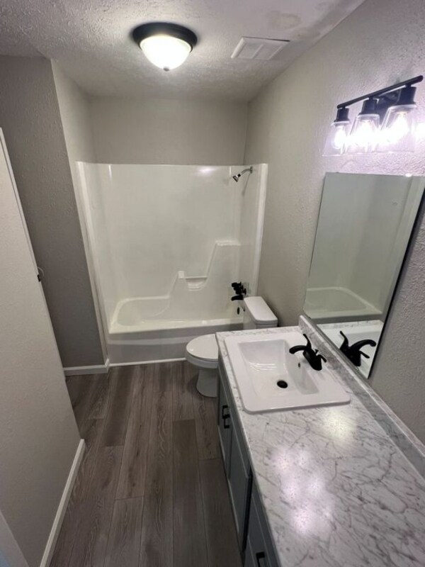 Building Photo - 1310 Old Manor Rd