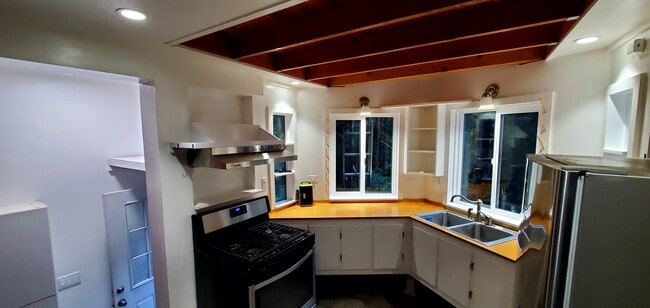 Building Photo - 787 Applewood Rd