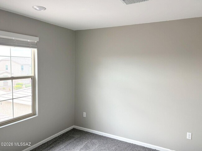 Building Photo - 7833 S Sugarbend Dr