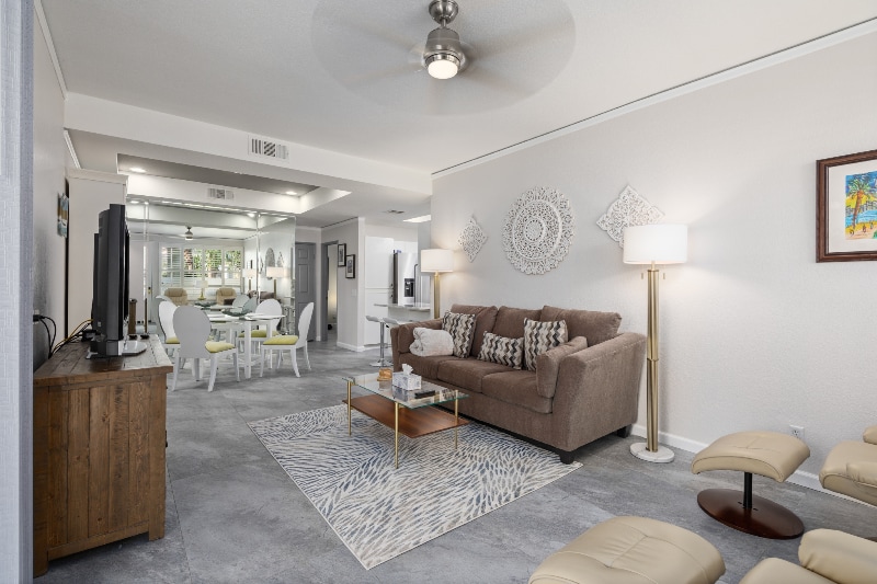 Building Photo - 401 El Cielo Rd