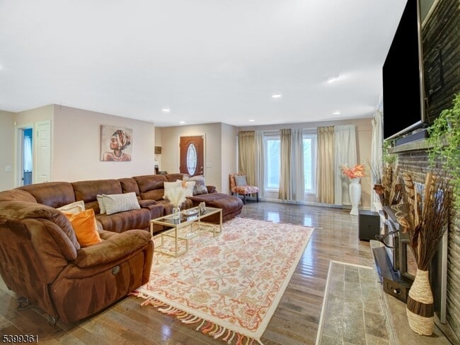 Building Photo - 2 Papakating Rd