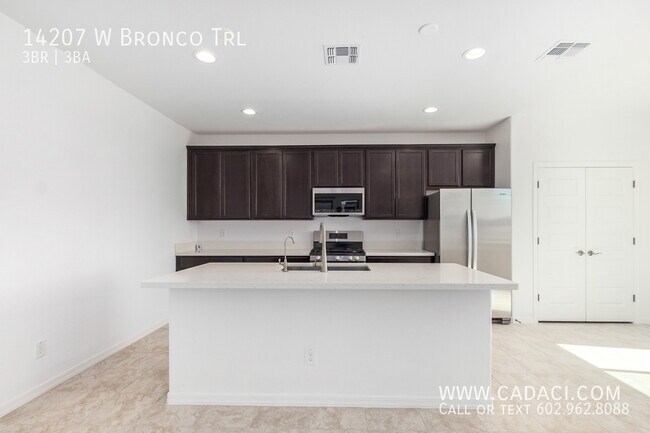 Building Photo - 14207 W Bronco Trl
