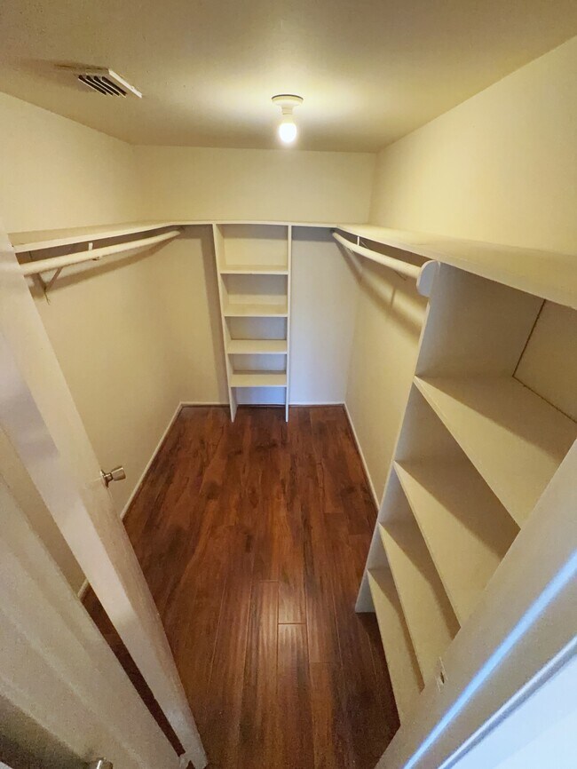 Building Photo - 2210 Dorrington St