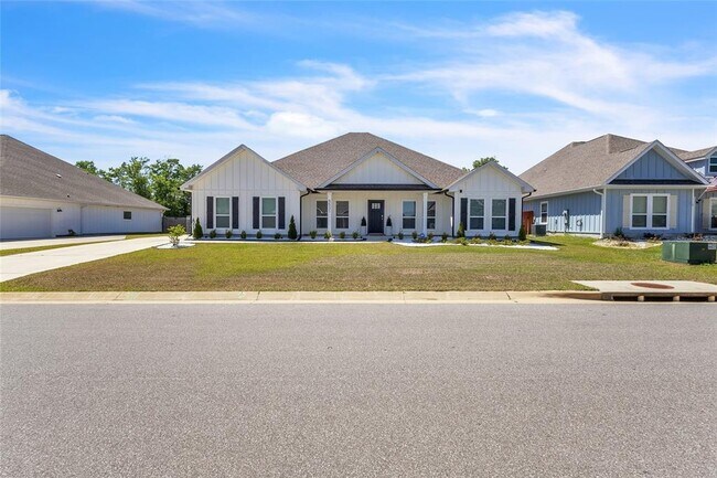 Building Photo - 5531 Blake Ln