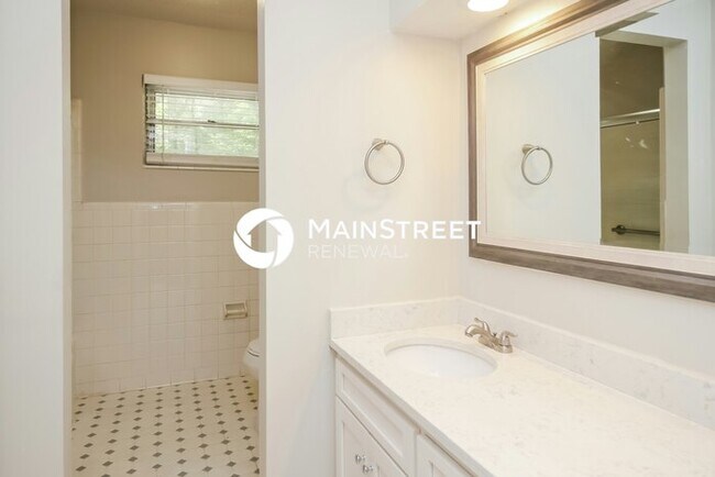 Building Photo - 3 Bedroom Pet-Friendly Home in FULTONDALE, AL with Main Street Renewal