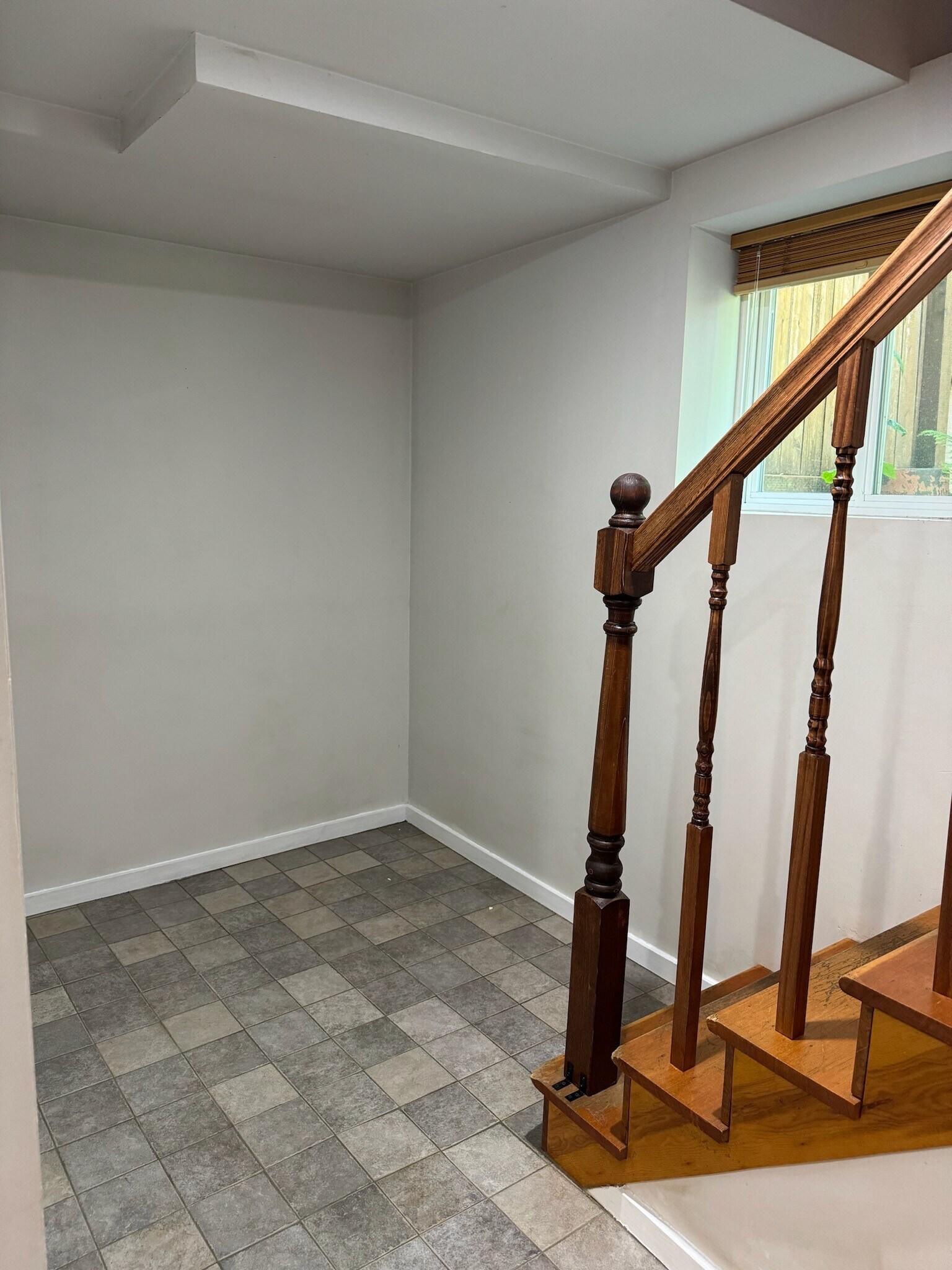 Building Photo - 634 NE 28th Ave