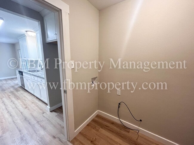 Building Photo - 808 Loy Ln