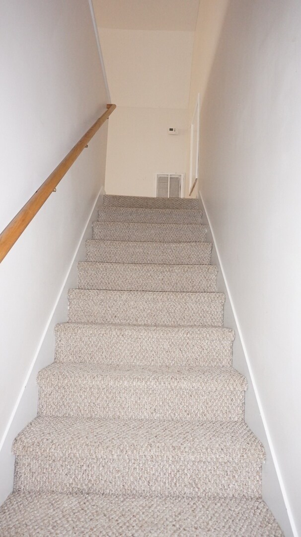 Building Photo - 104 Nesting Ln