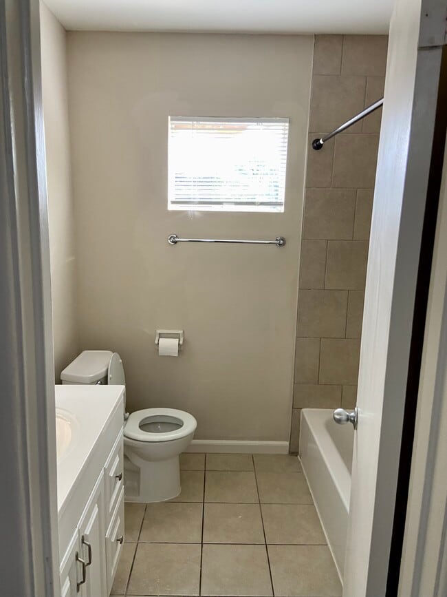 Bathroom - 1608 Colquitt St
