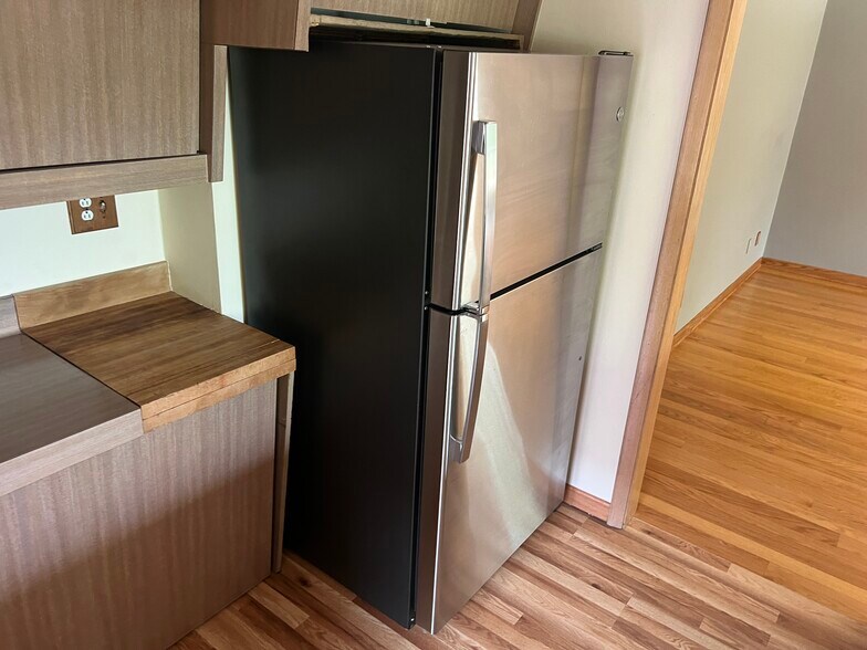 Kitchen - 3455 E Lunham Ave