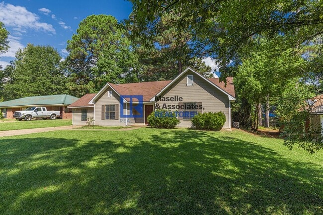 Building Photo - 5 Bedroom/2 Bath Home in Bellegrove Subdiv...