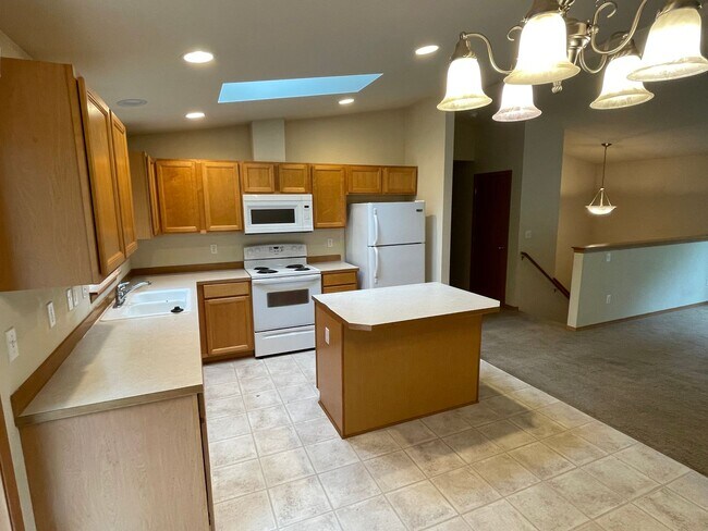 Building Photo - Beautiful 5 Bedroom Home in Coupeville! Pet Friendly! $250 Move In Credit!